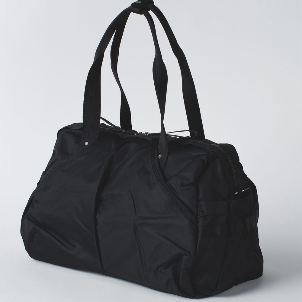 Lululemon Extra Mile Duffle Black - Picture 4 of 16